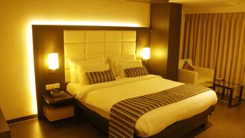 Minibar, in-room safe, desk, rollaway beds