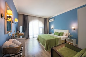 Double Room | 2 bedrooms, minibar, laptop workspace, bed sheets