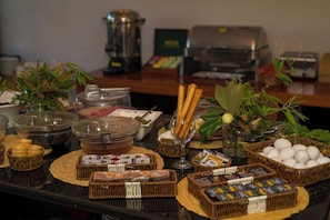 Free daily buffet breakfast