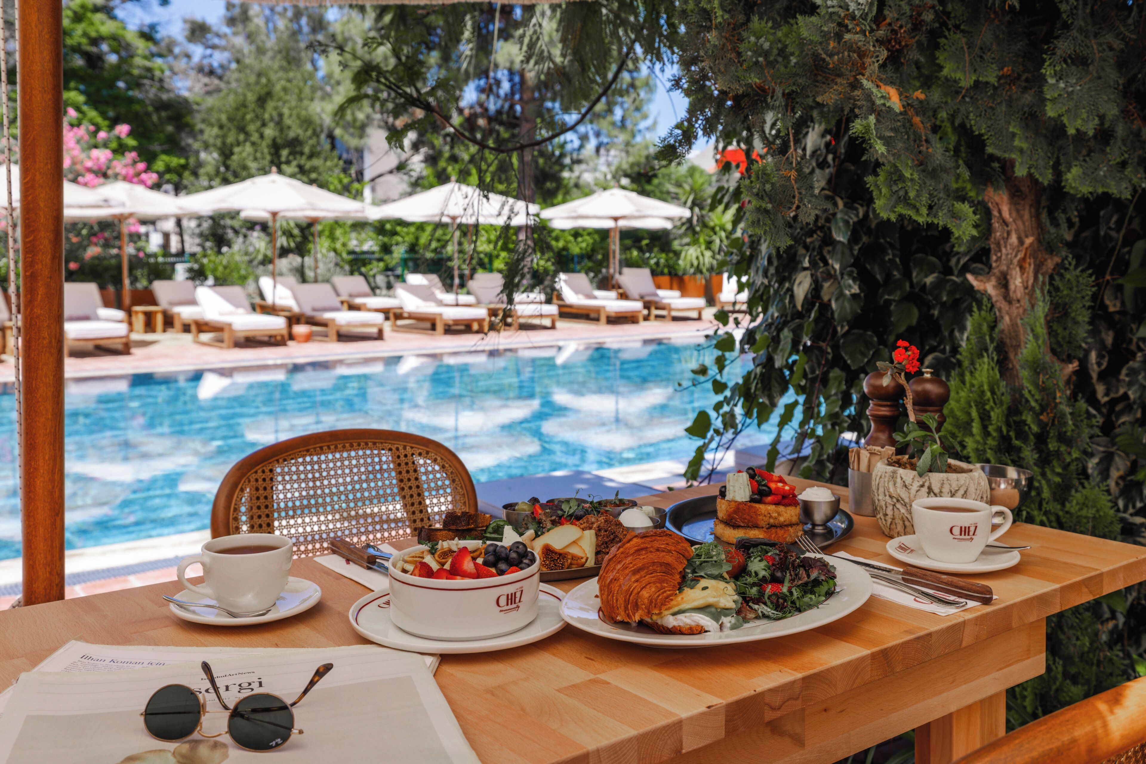 Free daily cooked-to-order breakfast