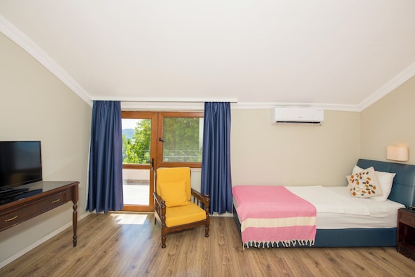 Superior tweepersoonskamer (1st Floor) | 2 slaapkamers, een minibar, een laptopwerkplek, beddengoed