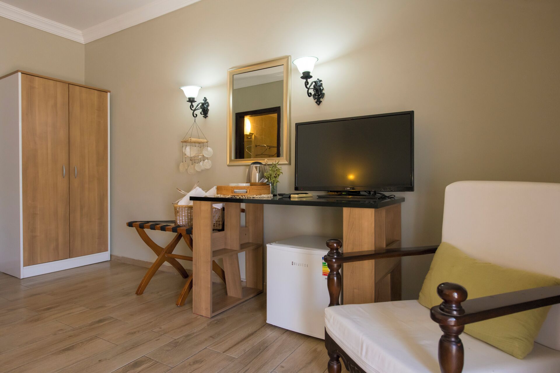 triple room | living area | lcd tv