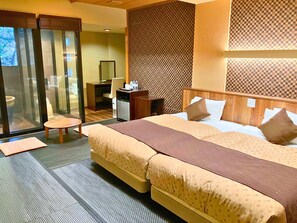 In-room safe, desk, free WiFi, bed sheets - LiVEMAX RESORT Amagi-Yugashima (Izu)