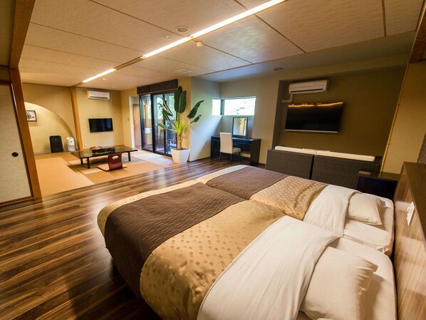 In-room safe, desk, free WiFi, bed sheets