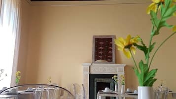 Tägliches inbegriffenes Frühstücksbuffet