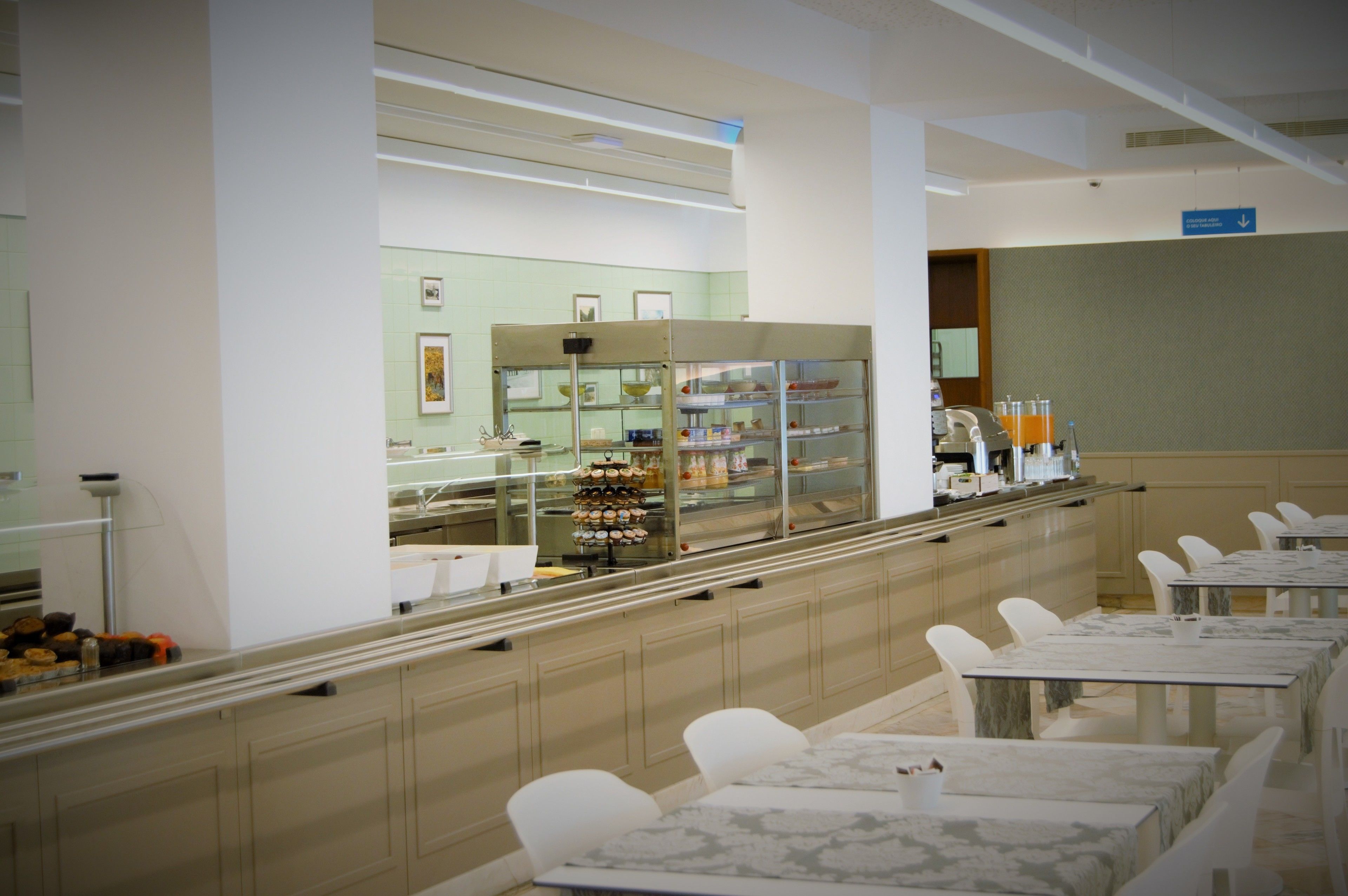 free continental breakfast