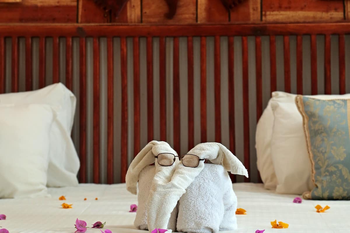 superior double or twin room, 1 king bed, non smoking, sea view | premium bedding, minibar, in-room safe, desk