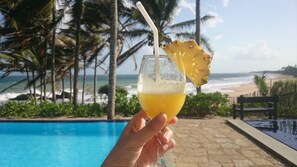 Poolside bar - Turtle Bay (Tangalle)