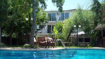 Outdoor pool, sun loungers