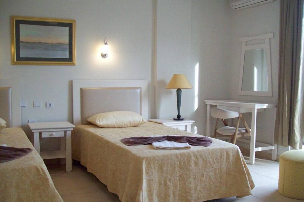 Standard Triple Room | Premium bedding, desk, iron/ironing board (on request), cribs (free)
