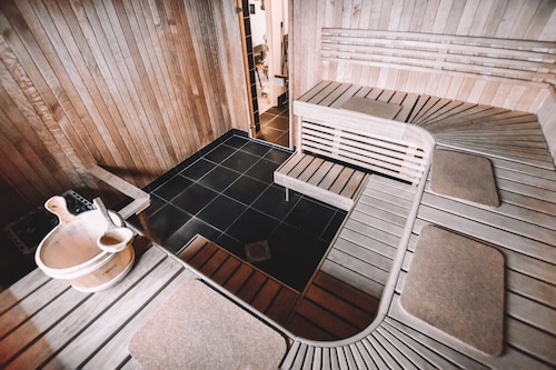 Abisko Guesthouse  & Activities