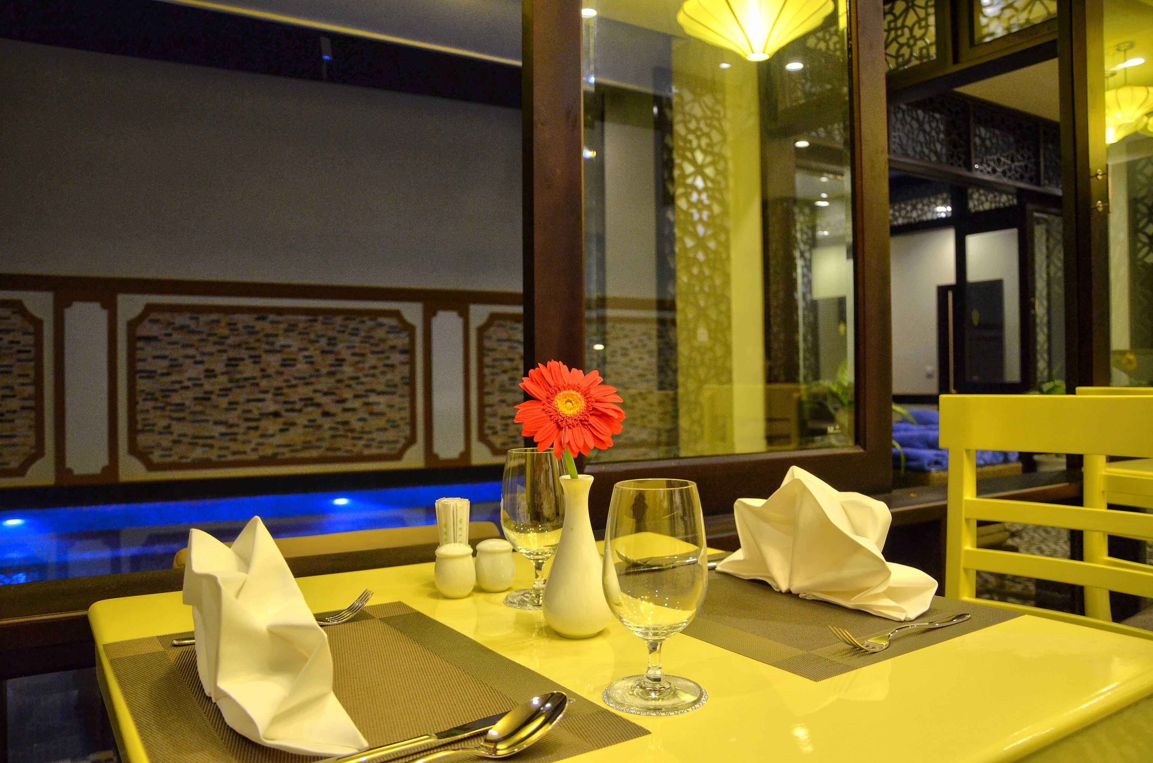 breakfast, lunch, dinner served; local and international cuisine