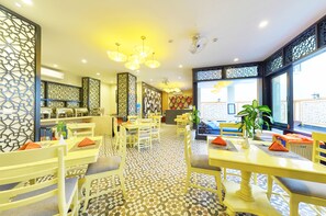 Breakfast, lunch, dinner served; local and international cuisine  - River Suites Hoi An Hotel (Da Nang)