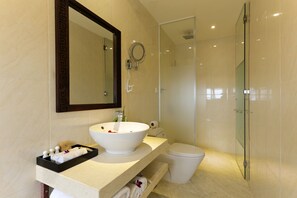 Free toiletries, hair dryer, bathrobes, slippers - River Suites Hoi An Hotel (Da Nang)