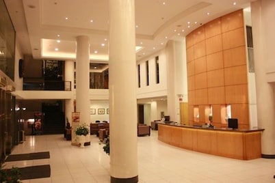 Hotel Supreme Convention Plaza