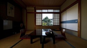 Family Room with Shared Bathroom | Living area | Flat-screen TV - Tsuki no Koigokoro (Hakone)