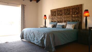 Suite | Individually decorated, individually furnished, soundproofing