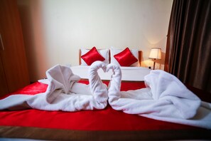 Apartment, 3 Bedrooms | 2 bedrooms, premium bedding, in-room safe, individually furnished - Bukoto Heights Apartments (Kampala)