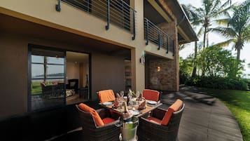 Suite Présidentielle, 2 chambres, vue lac | Terrasse/Patio