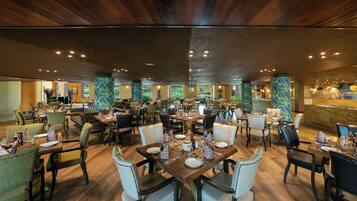 5 restaurants servant le petit déjeuner, spécialités Cuisine locale