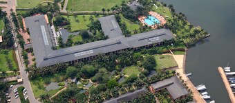 먼뇨뇨 커먼웰스 리조트