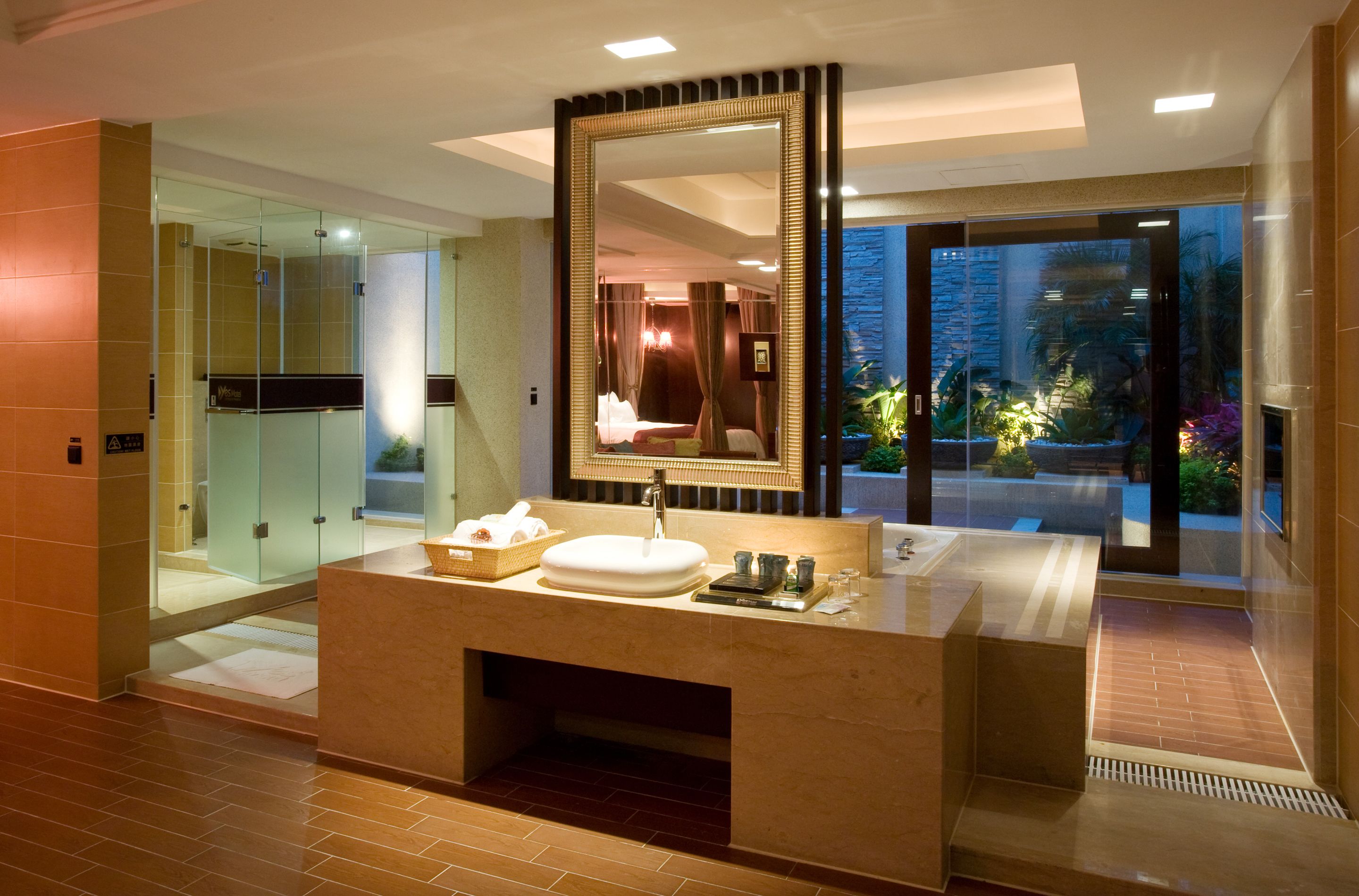 luxury suite (daily check out is required)	 | bathroom | separate bathtub and shower, jetted bath, eco-friendly toiletries