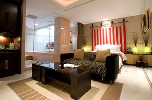 スイート (Daily check out is required) | ミニバー (無料)、遮光カーテン、防音設備、WiFi (無料)