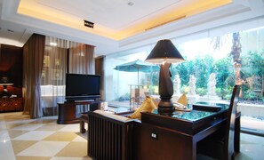 スイート (Daily check out is required) | ミニバー (無料)、遮光カーテン、防音設備、WiFi (無料)