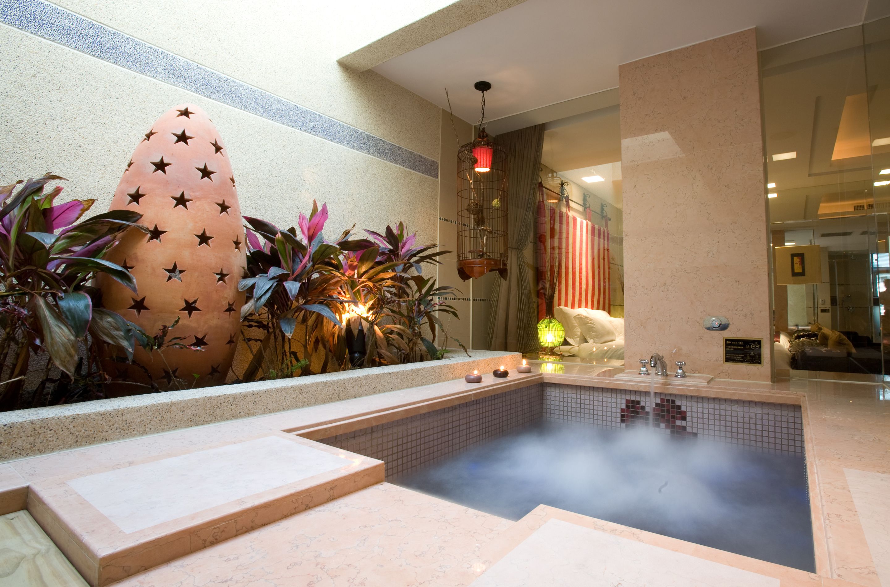 grand suite (daily check out is required)	 | jetted bathtub