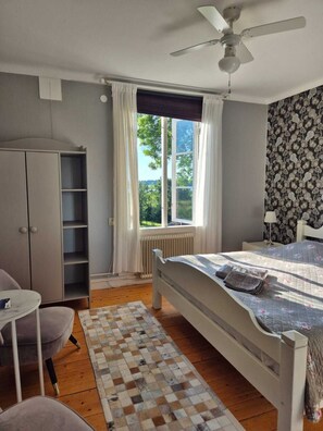 Double Room, Shared Bathroom, Lake View