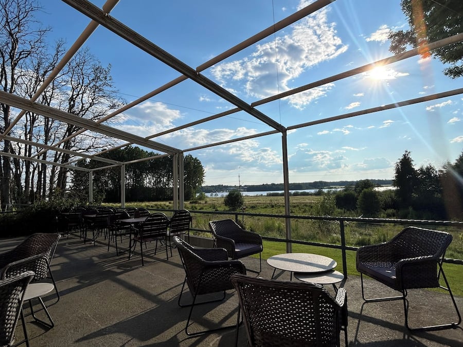 المنشأة من الخارج