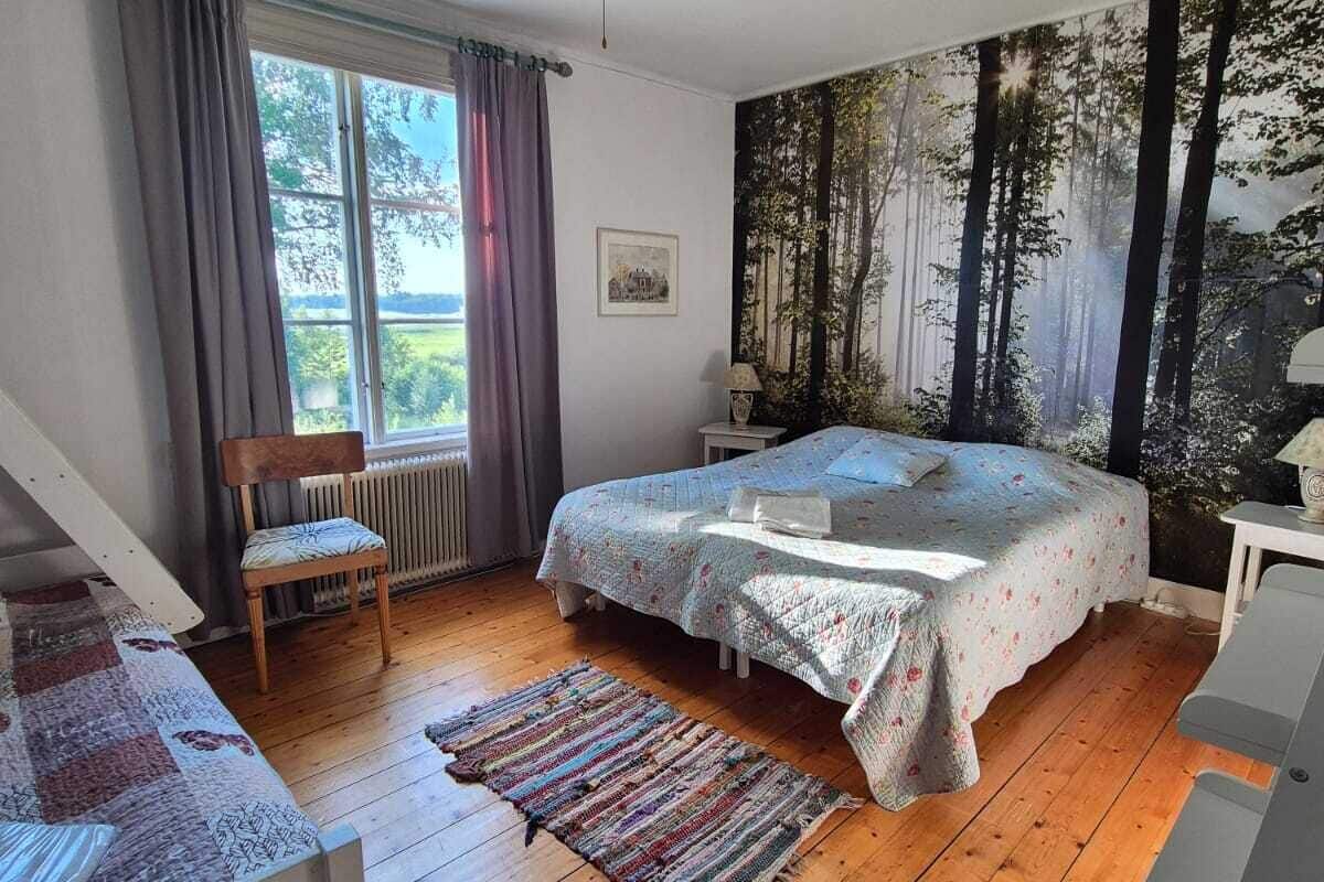 Family Room, Shared Bathroom