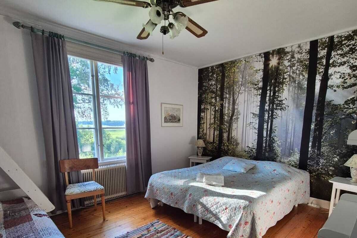 Family Room, Shared Bathroom