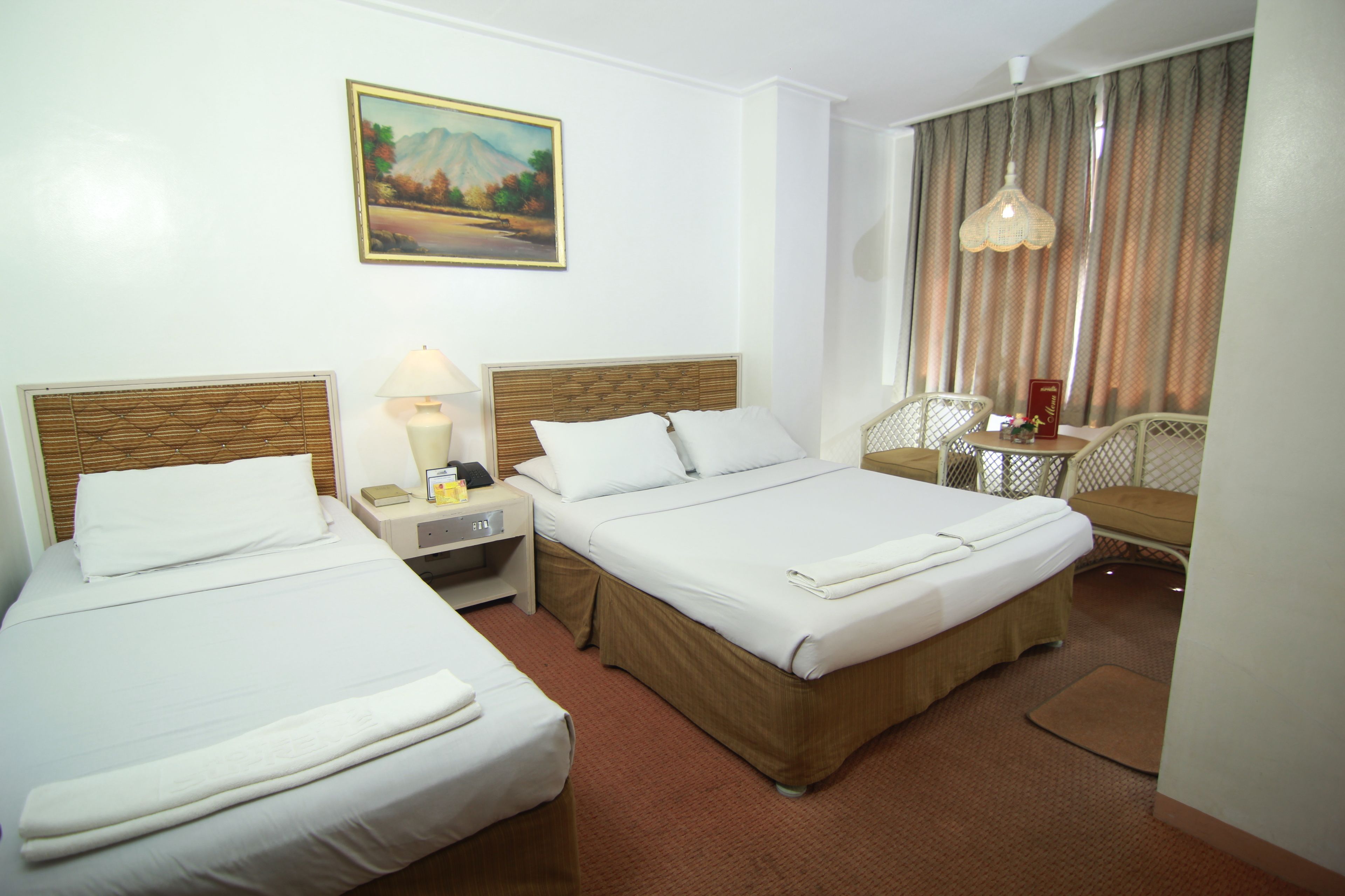 Schreibtisch, kostenloses WLAN, Bettwäsche