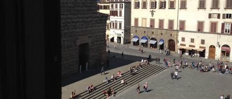 الإطلالة من المنشأة