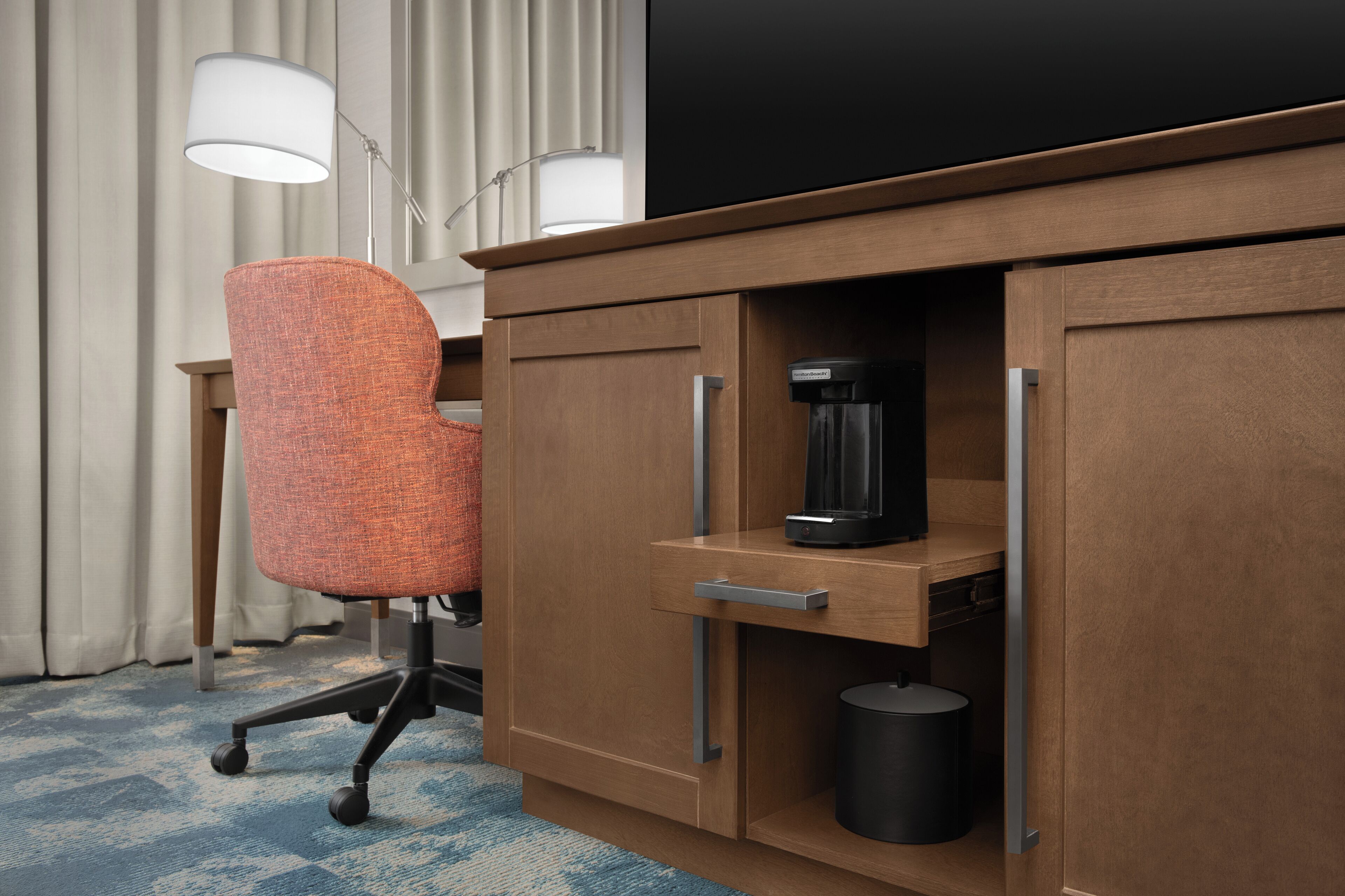 In-room safe, free WiFi, bed sheets