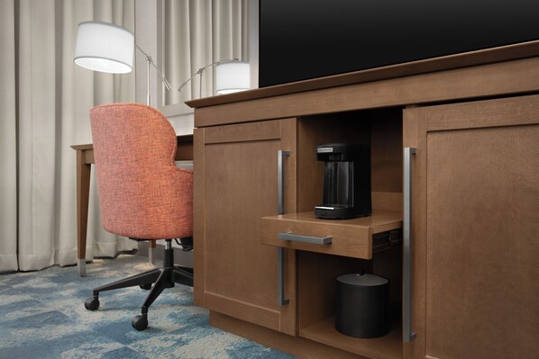 In-room safe, free WiFi, bed sheets