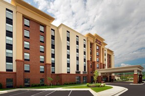 Exterior - Hampton Inn & Suites Baltimore North/Timonium (Cockeysville)