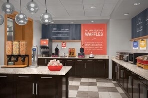 Buffet déjeuner gratuit tous les jours