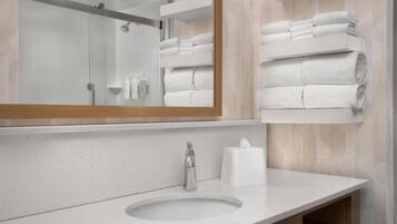 Đồ dùng nhà tắm miễn phí, khăn tắm