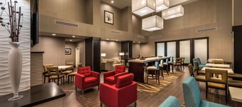 Hampton Inn & Suites Reno West