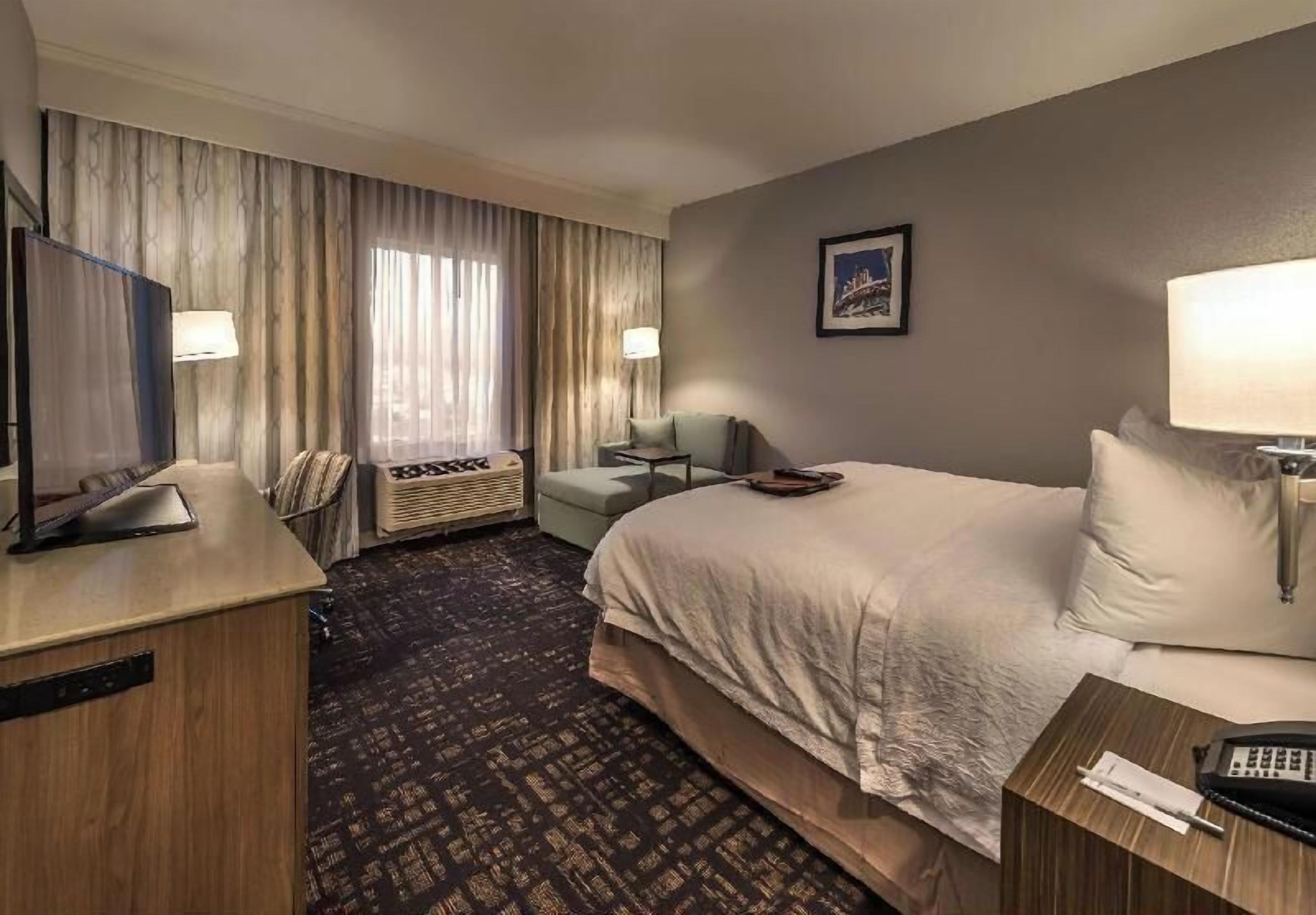 Minibar, in-room safe, iron/ironing board, free rollaway beds