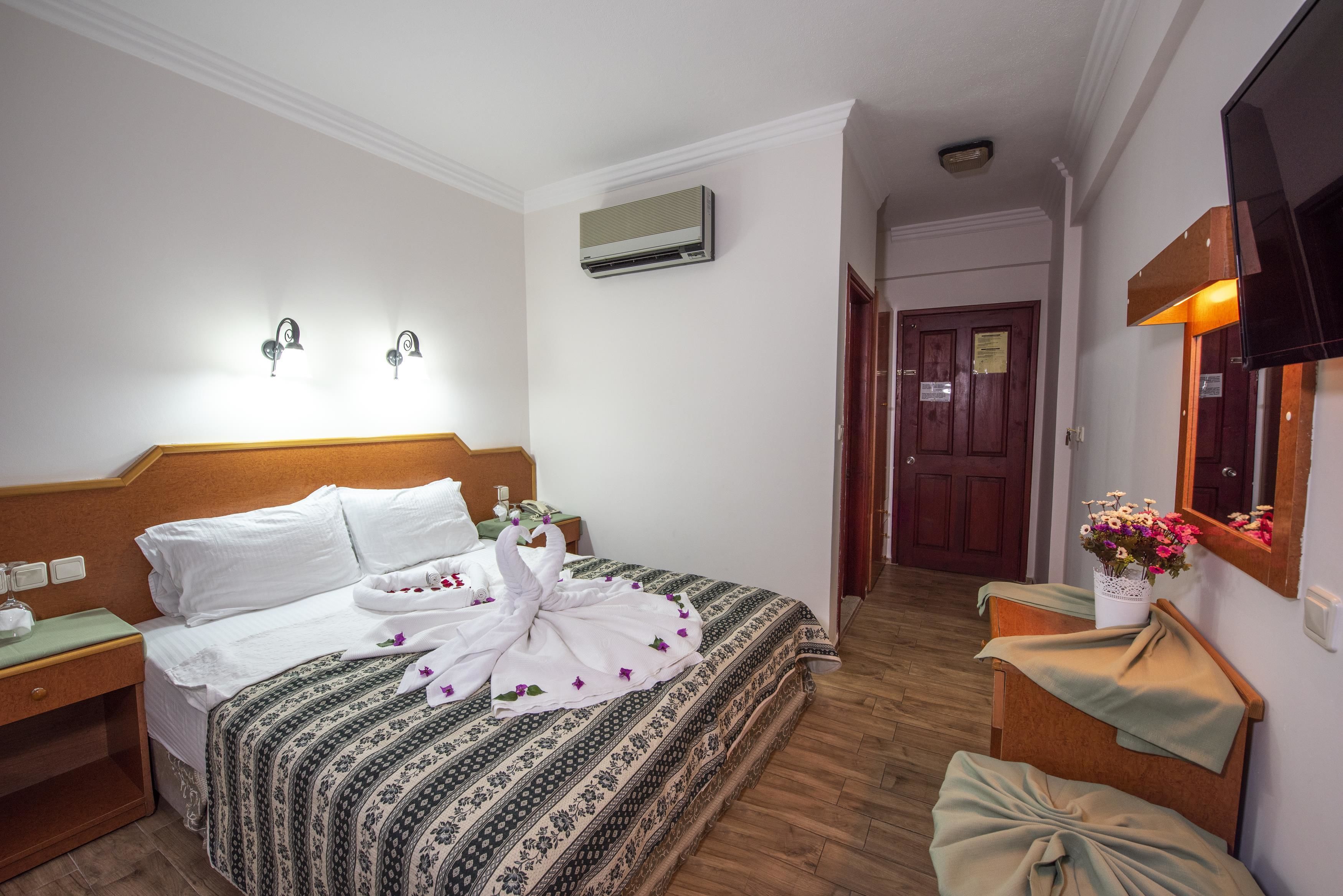 standard double or twin room, 1 queen bed | blackout curtains, soundproofing, iron/ironing board, free wifi