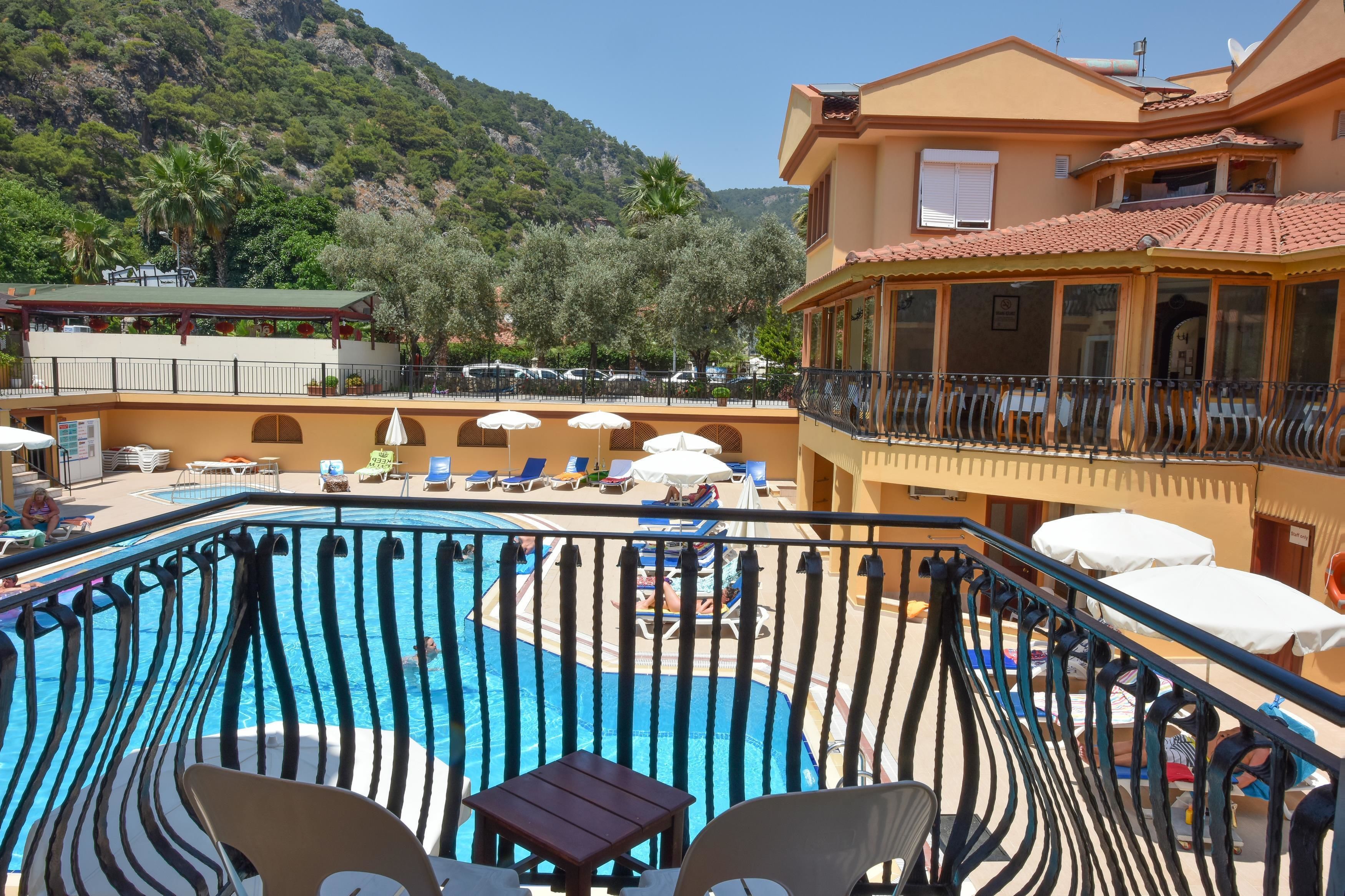 standard double or twin room, 1 queen bed | balcony view