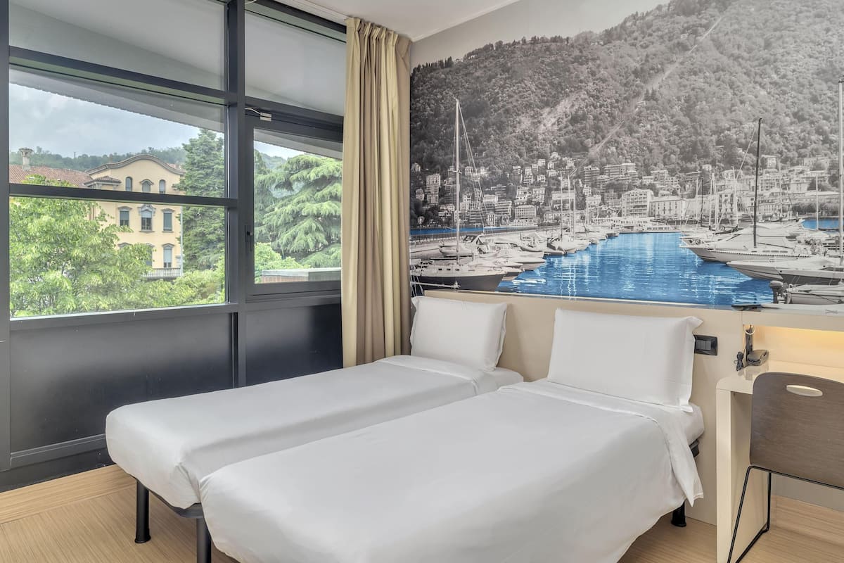 In-room safe, desk, iron/ironing board, free WiFi