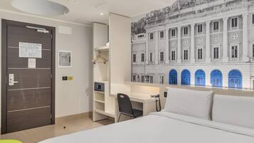 Zimmersafe, Schreibtisch, BĂŒgeleisen/BĂŒgelbrett, kostenloses WLAN