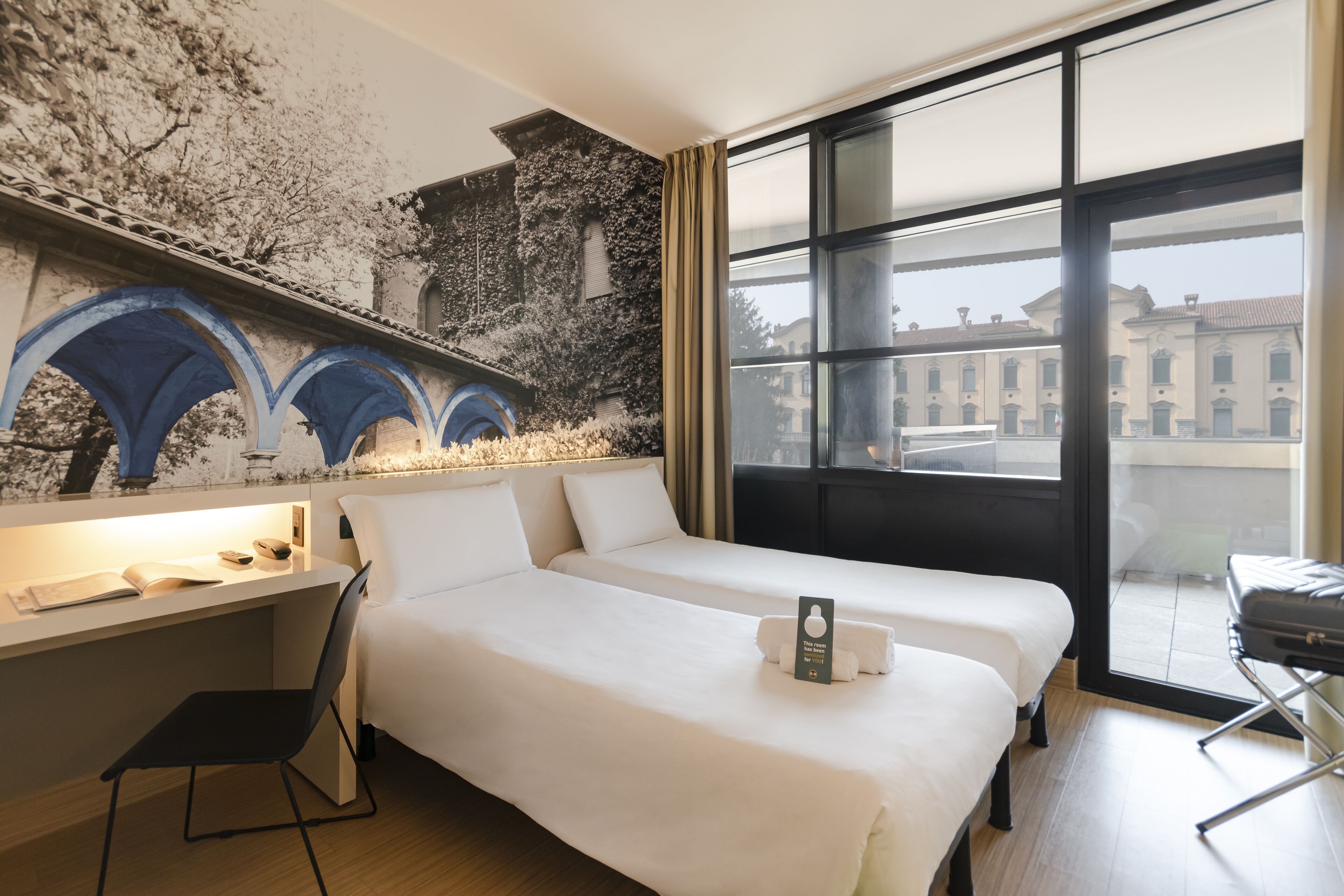 superior twin room, non smoking | in-room safe, desk, iron/ironing board, free wifi