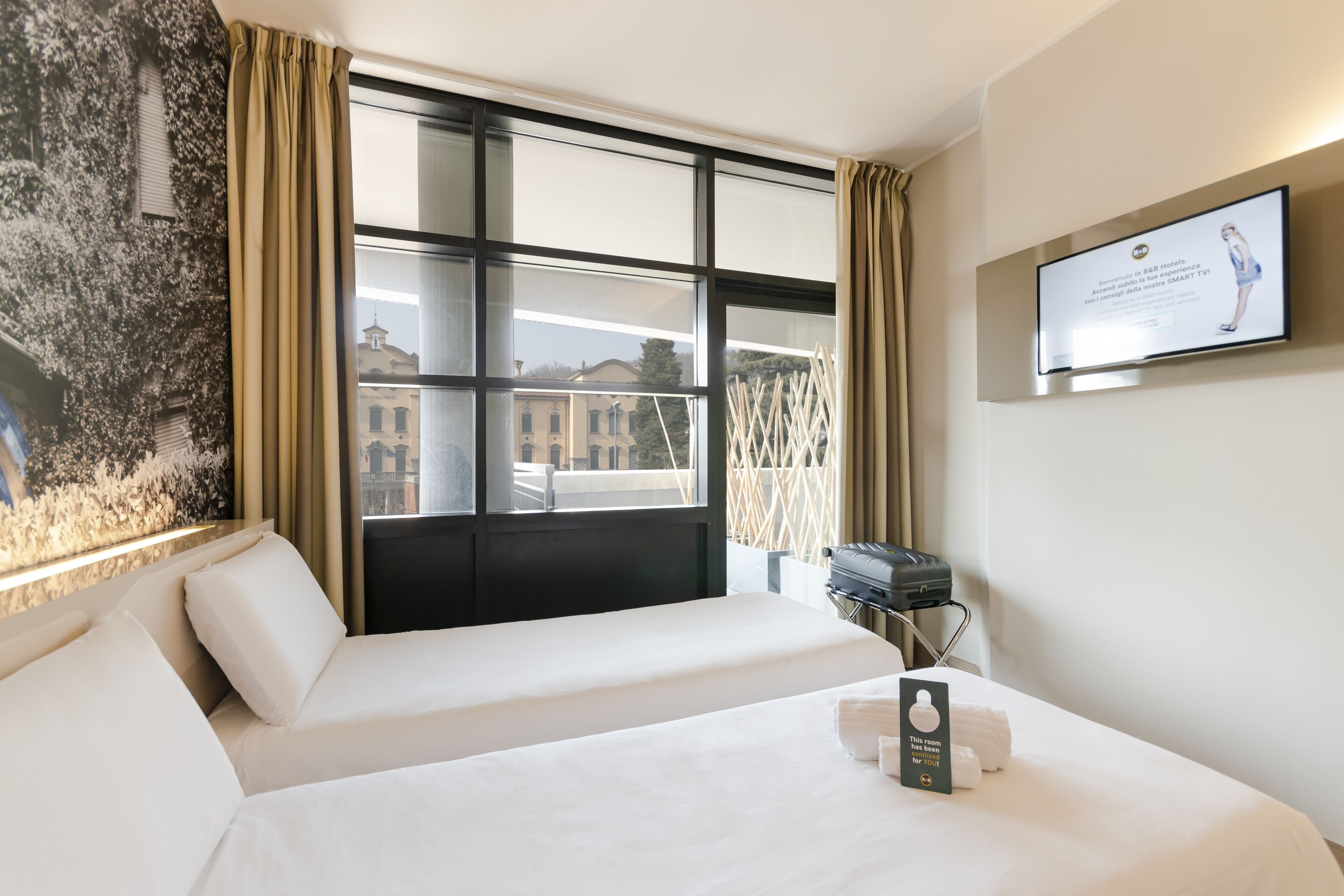 superior twin room, non smoking | in-room safe, desk, iron/ironing board, free wifi