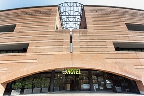 Aerial view - B&B Hotel Como Camerlata (Como)