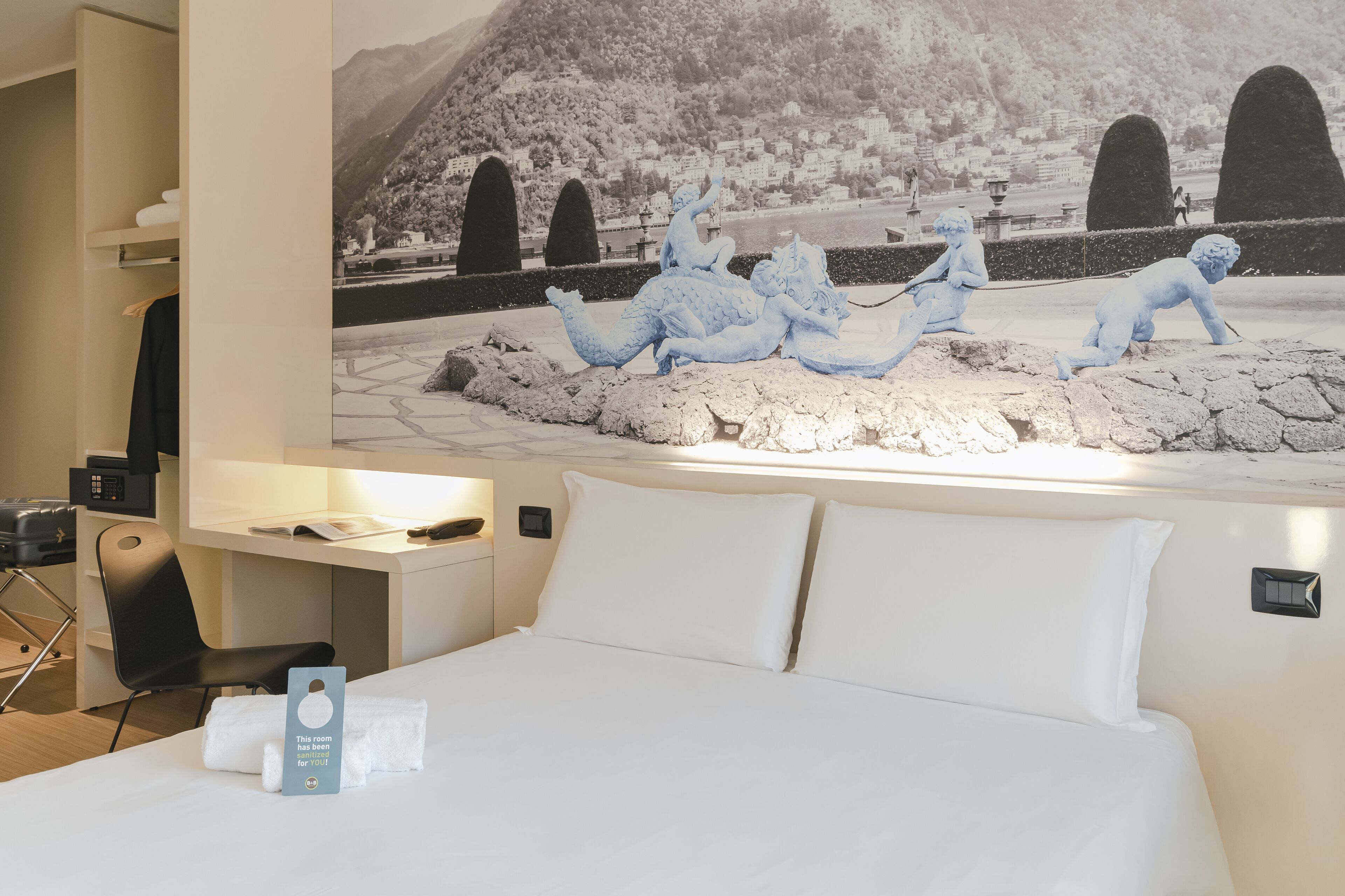 Double Room, Non Smoking | In-room safe, desk, iron/ironing board, free WiFi